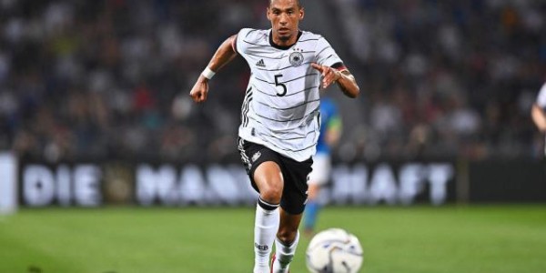 拜仁帮低迷，两闸反复试错，弗利克的德国队开倒车