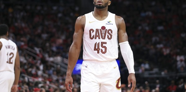 别急别燥！米切尔半场15分钟 8中4&amp;amp;三分4中3拿到14分2板