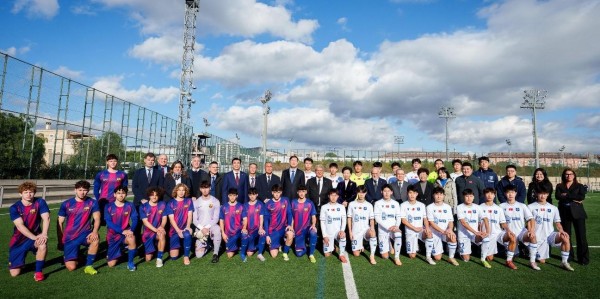 fb体育平台-西甲联盟和巴萨在拉玛西亚接待中国高层代表团，聚焦青训体系成功经验