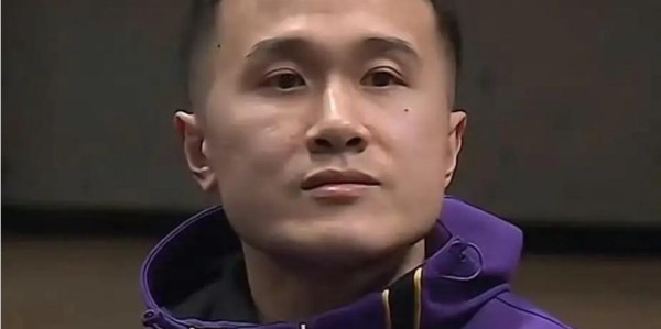 自作孽！将球队三分王打入“冷宫”，重用亲信，把强队带成了鱼腩